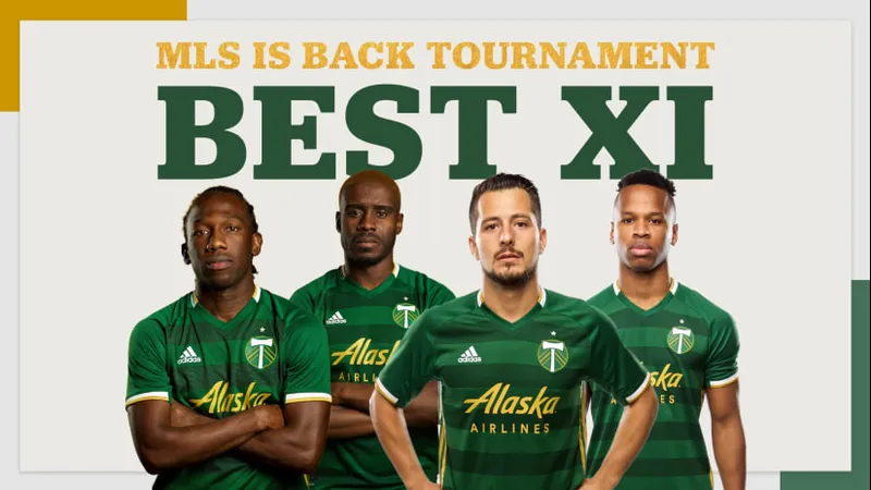 Cầu thủ Seattle Sounders và Porland Timbers tranh chấp quả phạt góc